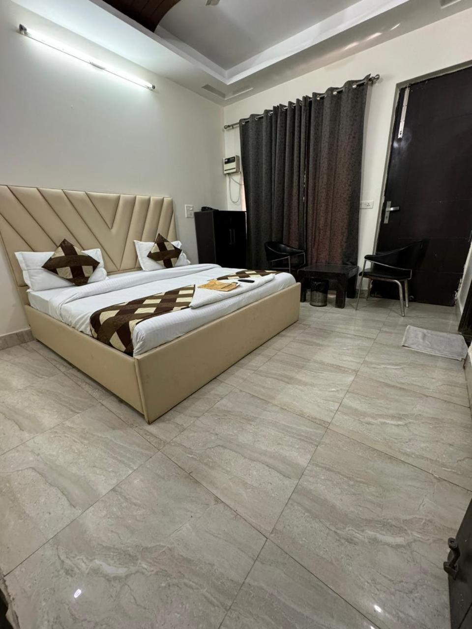 Hotel Parkview Residency à Gurgaon Extérieur photo